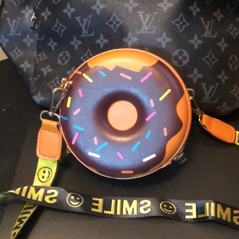 Donut purse